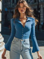 Top in Maglia a Costine con Bottoni Frontali e Maniche Svasate